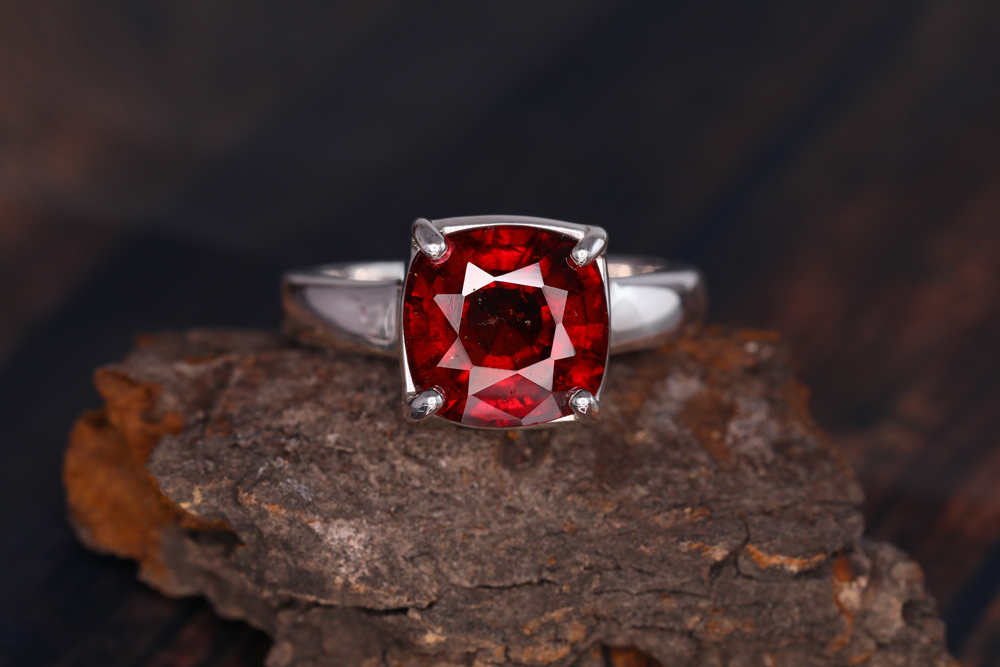 Can Hessonite stone be worn before and after marriage? - Unlocking the Secrets to Perfect Performance