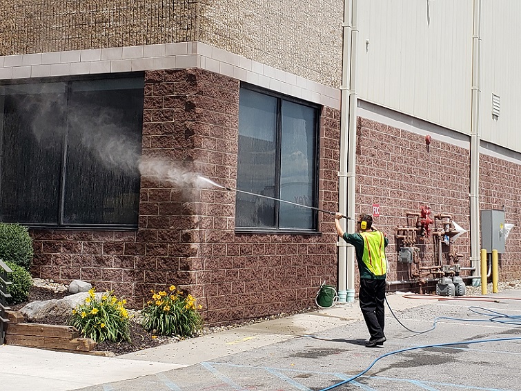 Why Sacramento Homeowners Pick Pressure Washing Services