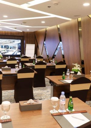 Hotel Apartments in Business Bay Dubai with Dubai Canal view