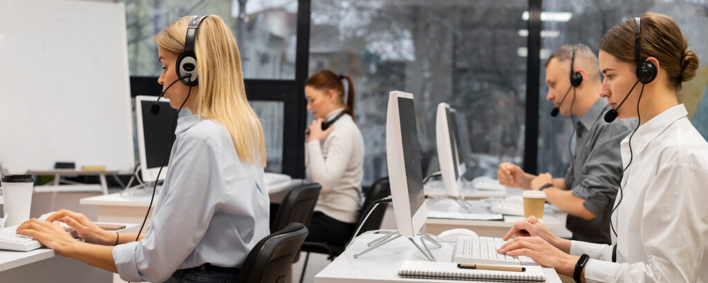 AI Call Centers vs Human Call Center Services: What Works Best? -