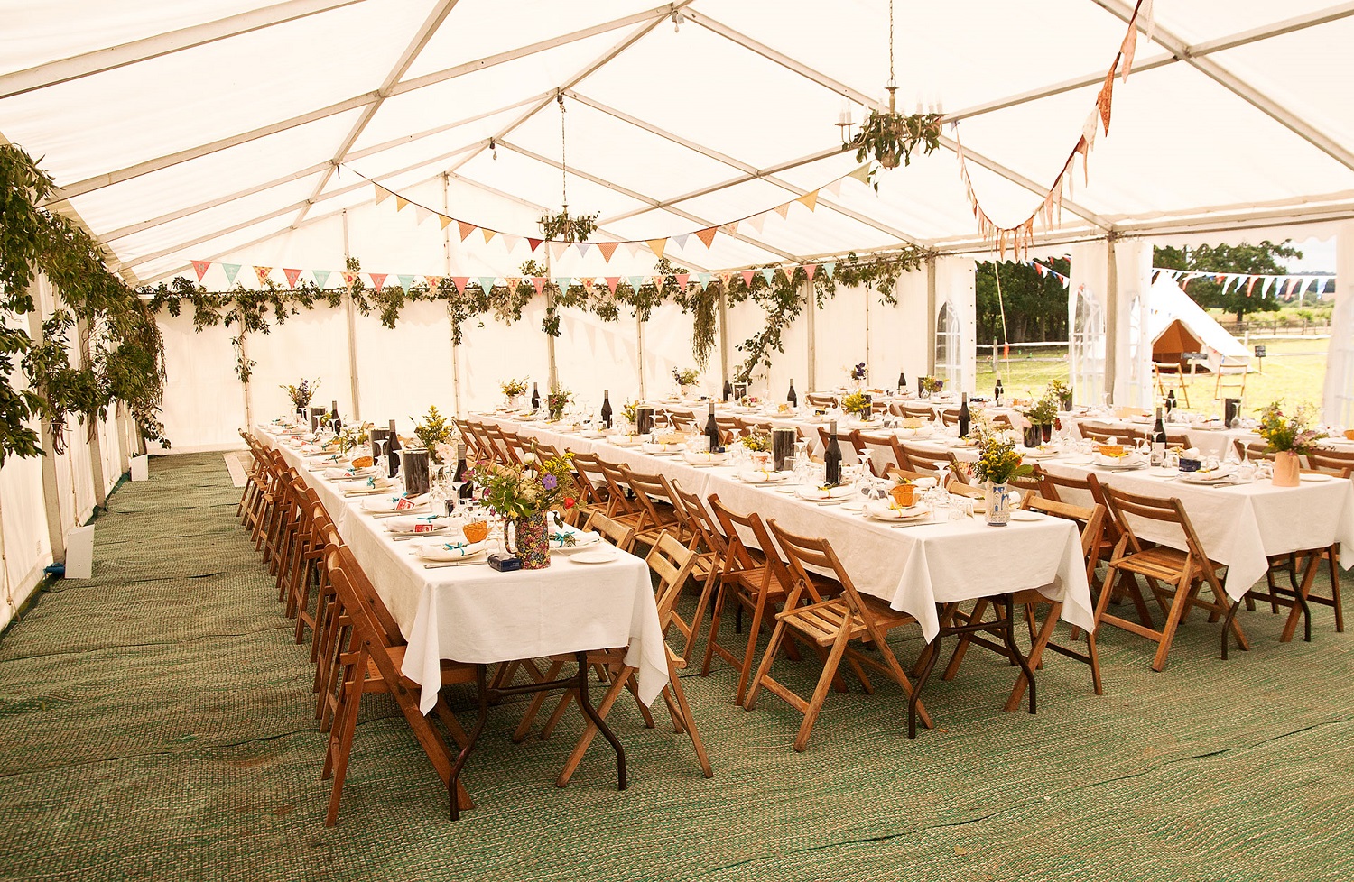 Table And Chair Rentals in NYC | Folding Chairs Rental in NYC